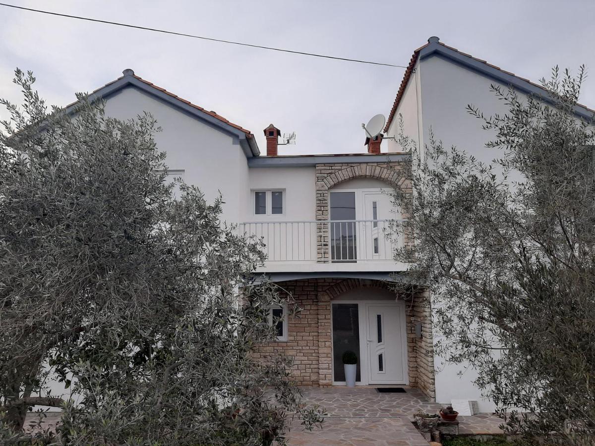Апартаменти Family House Rebeka Уґлян Екстер'єр фото