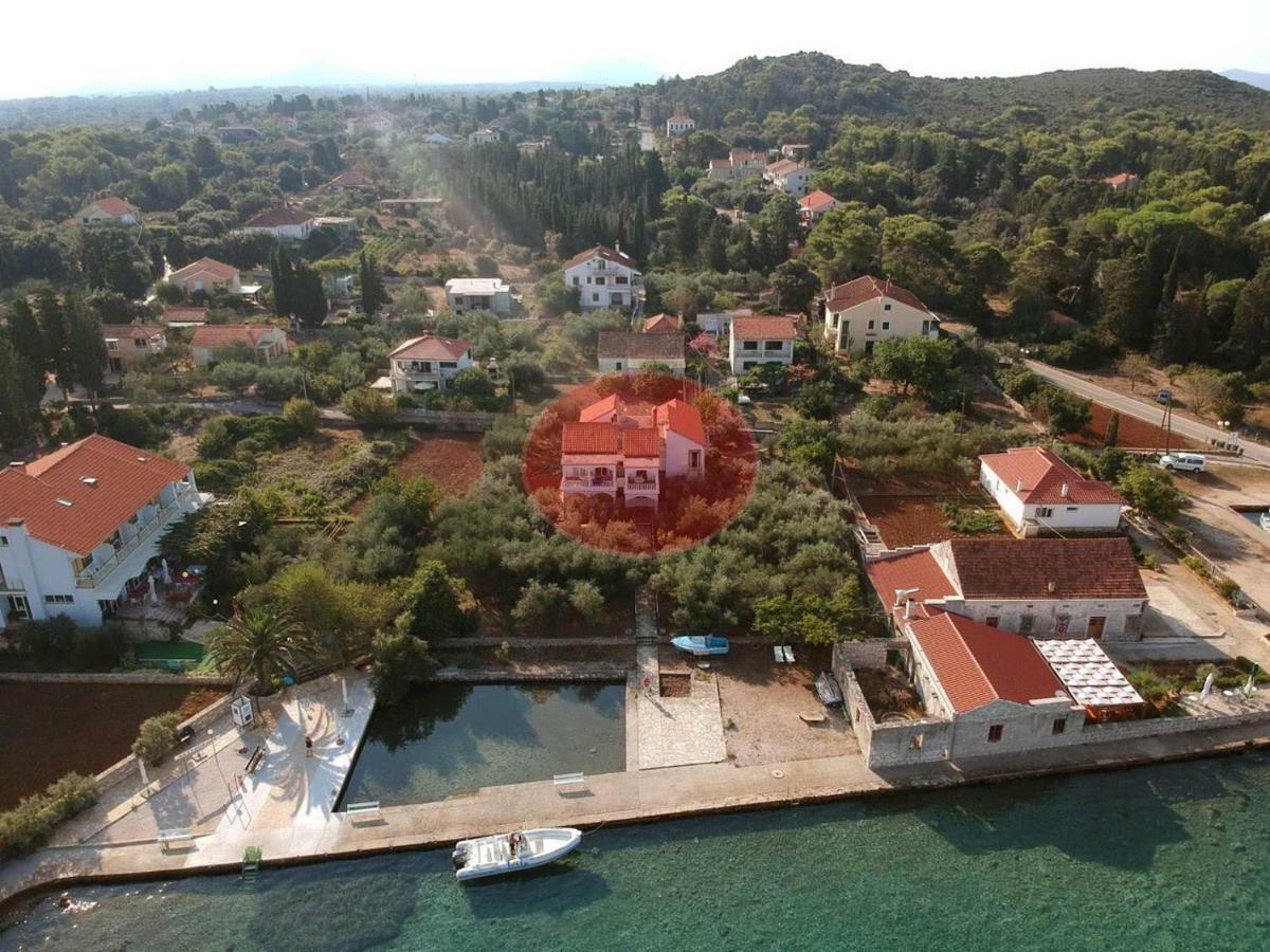 Апартаменти Family House Rebeka Уґлян Екстер'єр фото